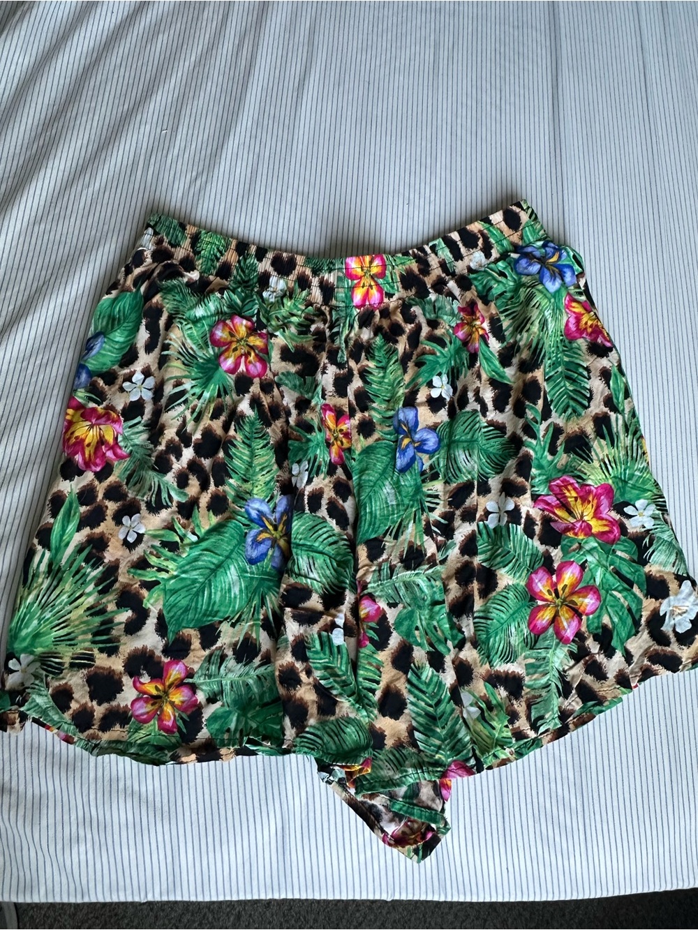High-Waist Tropical Floral Shorts in Green Multi